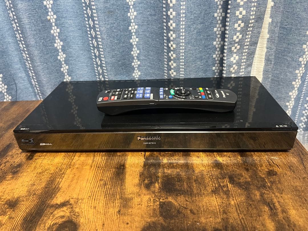 パナソニック　ブルーレイレコーダー DMR-BZT810