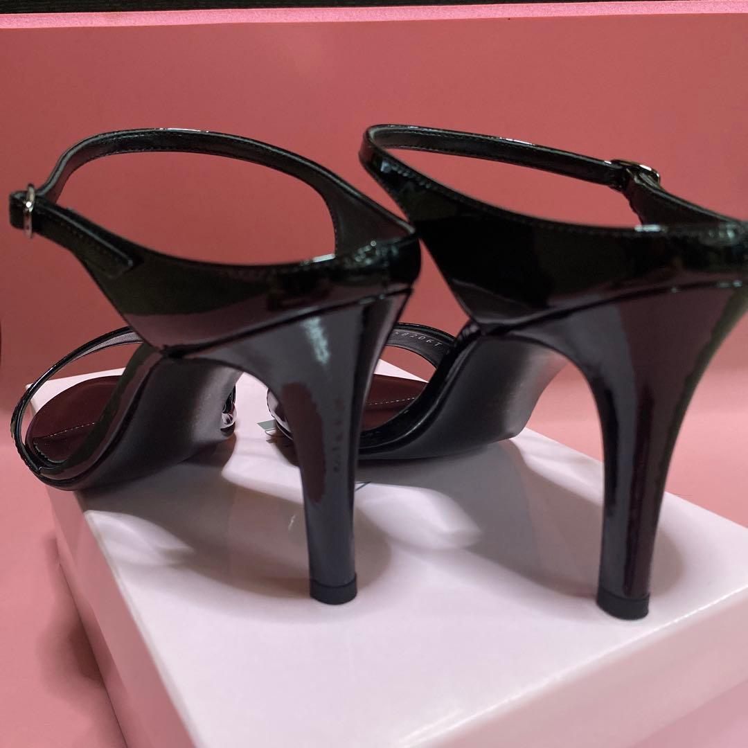 ダイアナ　ストラップ付きサンダル