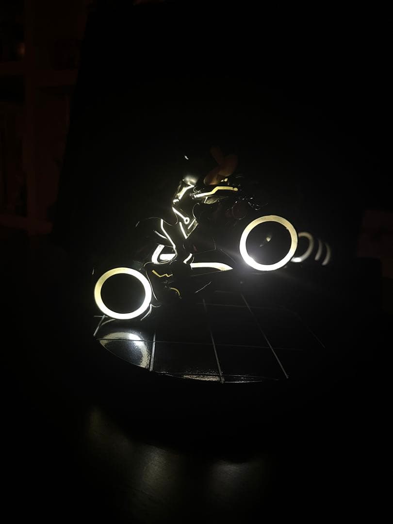 世界500台限定　ミッキー　トロン　フィギュア　上海ディズニー