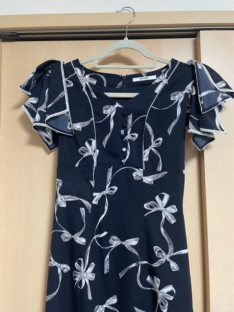SNIDEL スナイデル　Sustainableリボンプリントワンピース