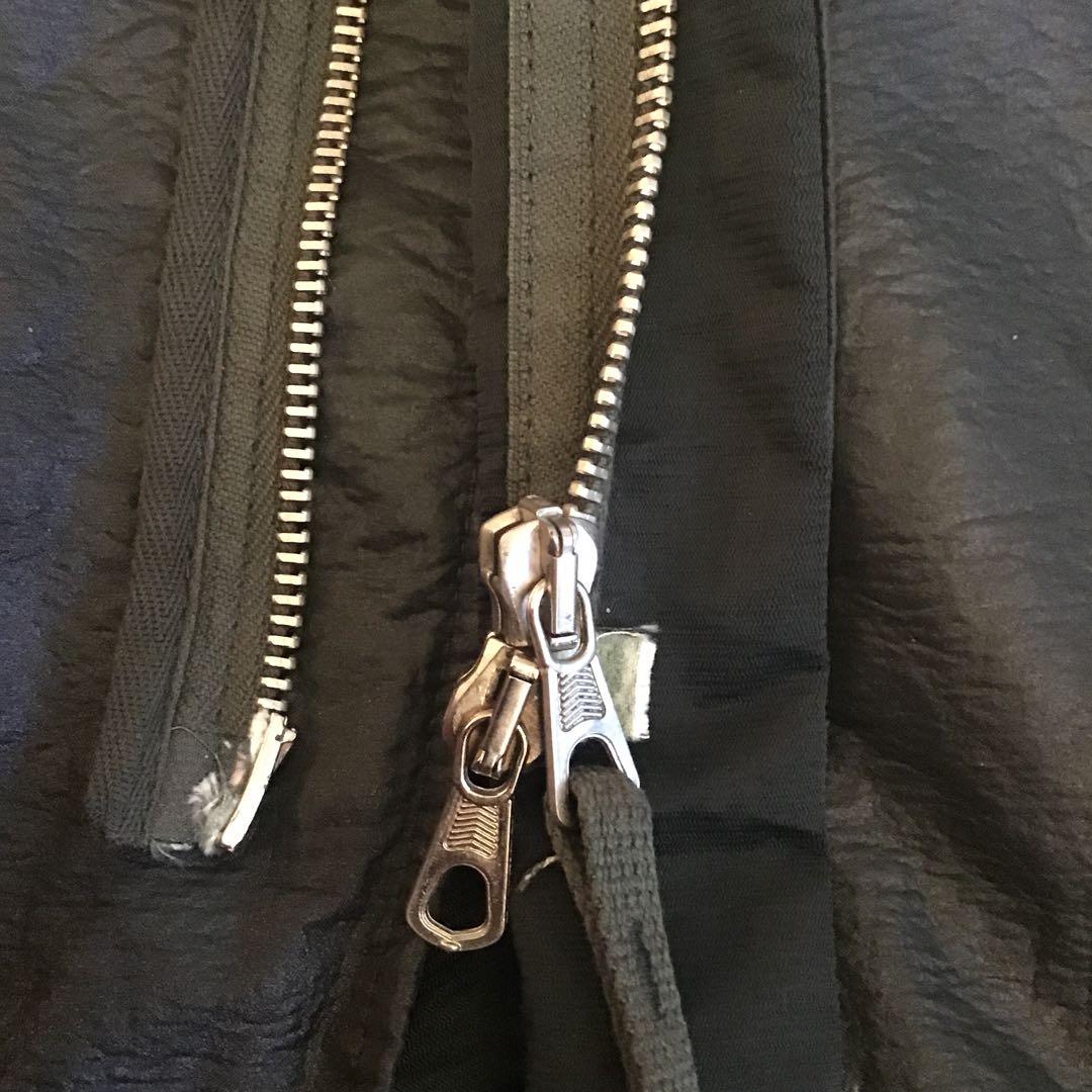 訳ありSTONE  ナイロンジャケット ブラック(ファスナー不具合)