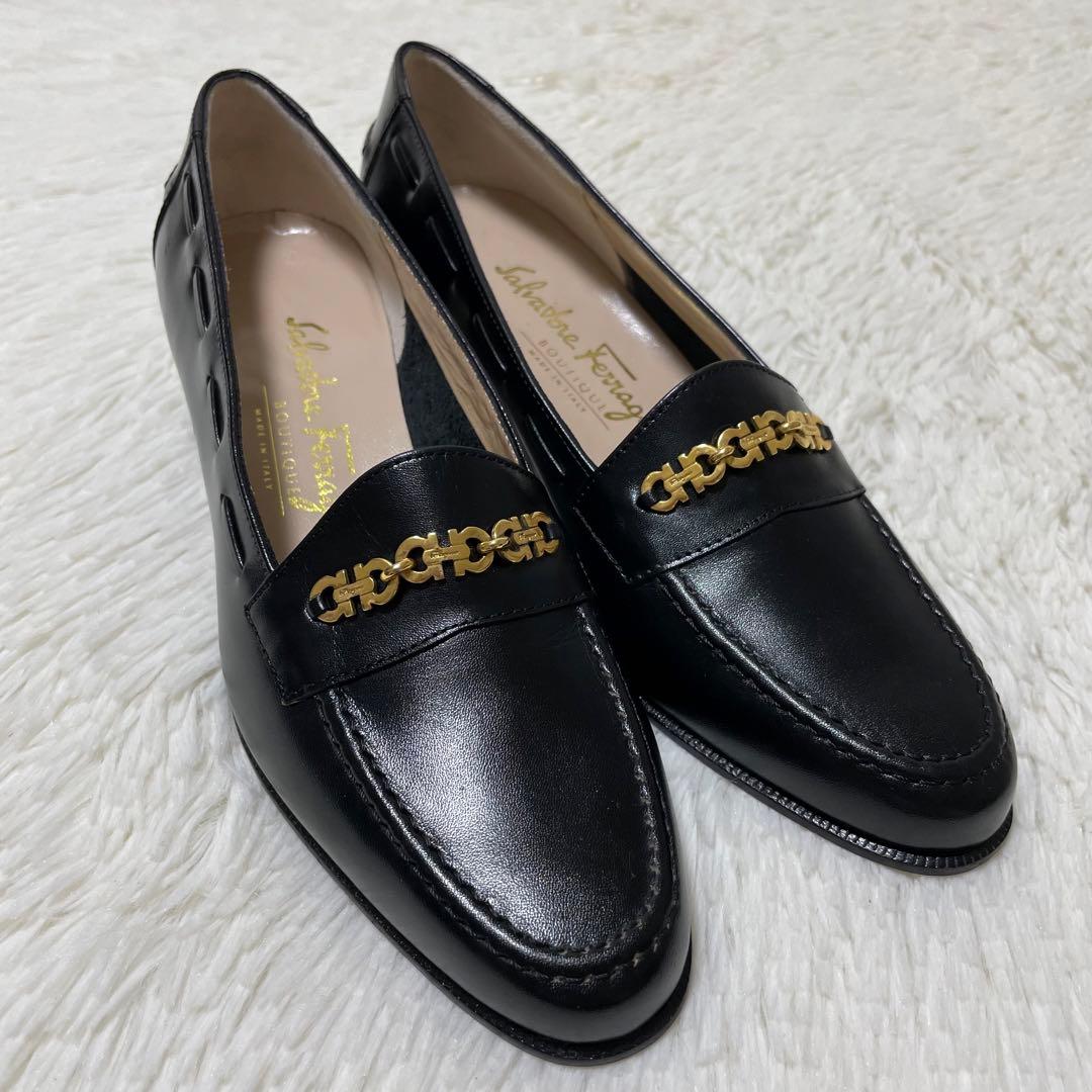 新品未使用品✨フェラガモ　ビットローファー　ヒール　パンプス　22cm 黒　金