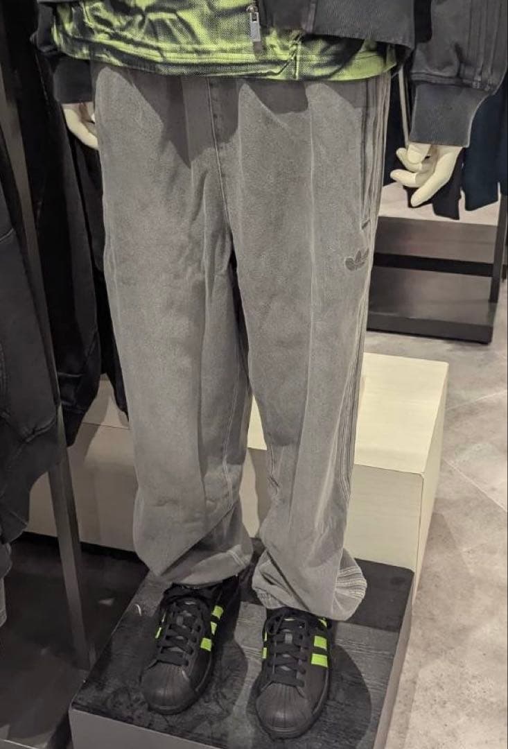 新品3XL】アディダス　アディカラールーズトラックパンツデニムadidasグレー