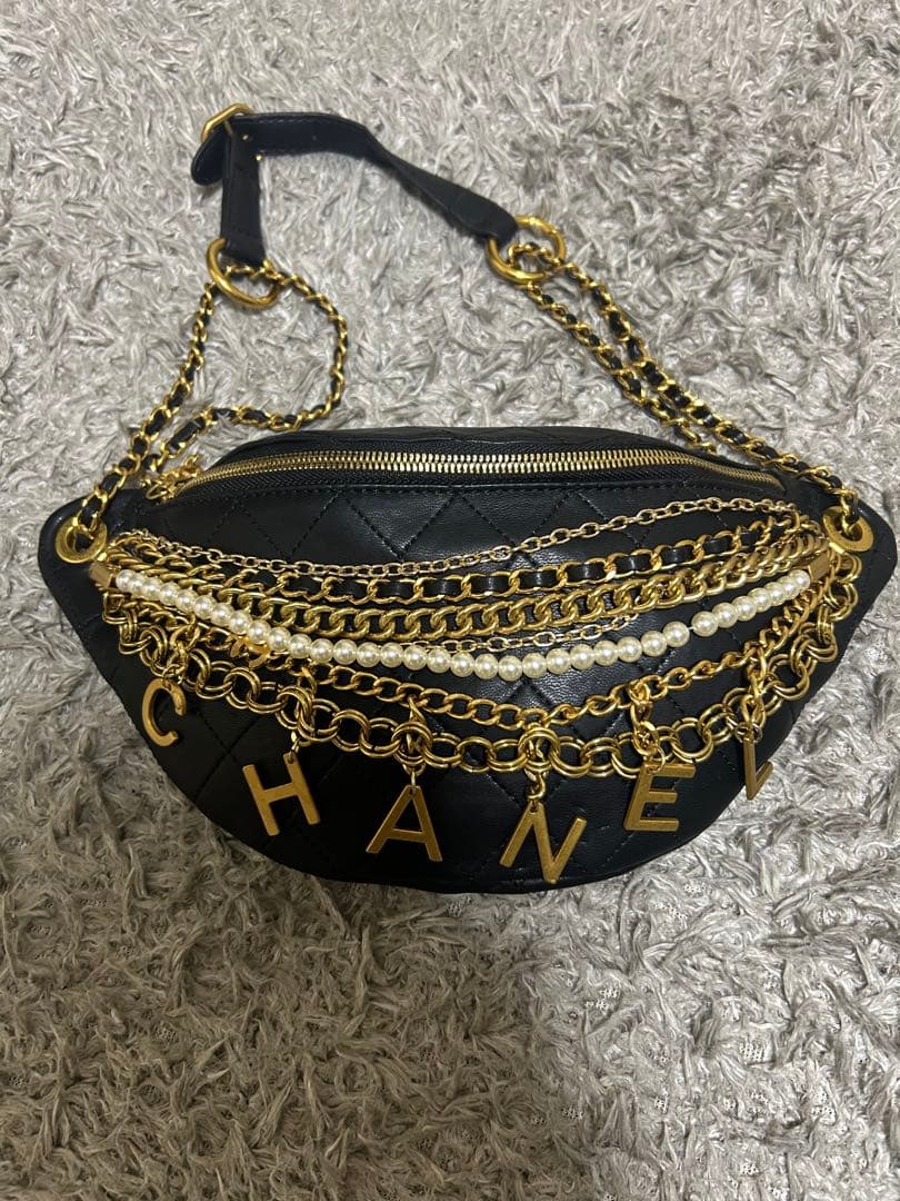 CHANEL ノベルティ　ボディバッグ　ウエストポーチ