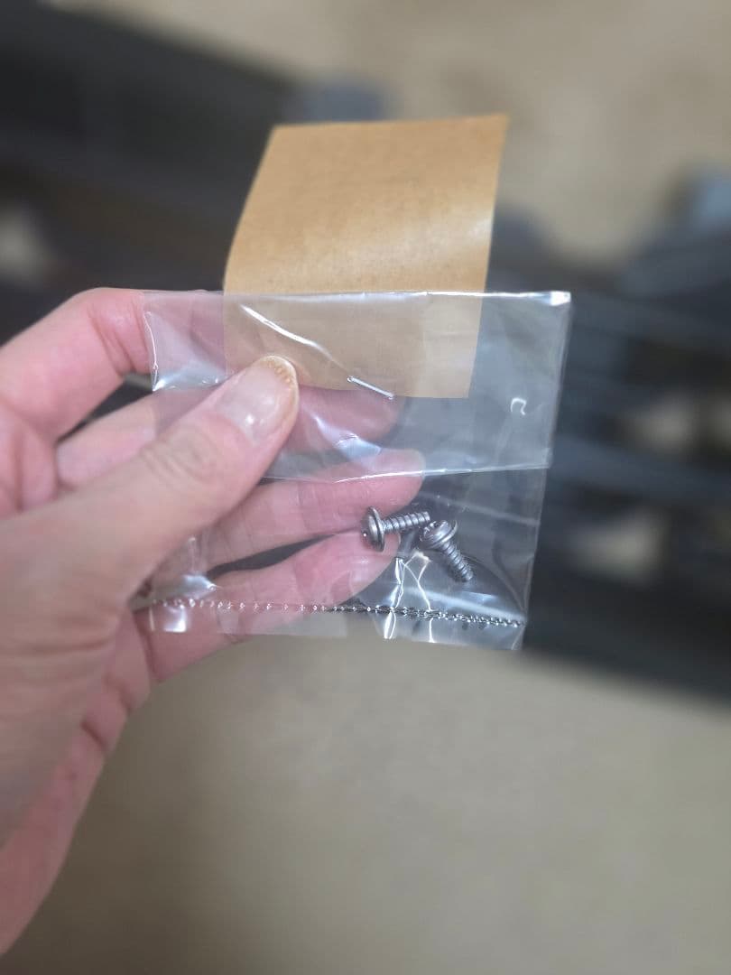 SUBARU　FORESTER　フロントグリル ブラック 取り付け用ネジ付き