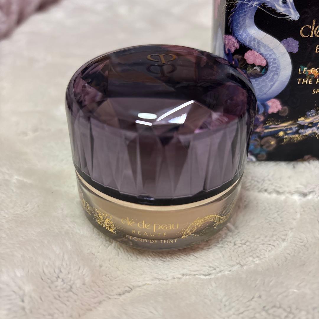 クレ・ド・ポー ボーテ ル・ファンドゥタン オークル 10 限定パケ