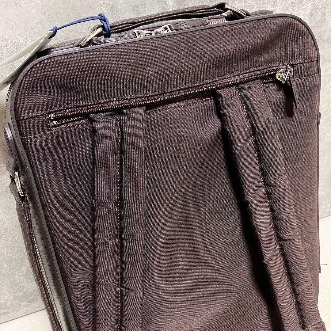 【新品タグ付き】　ペッレモルビダ　キャピターノ　バックパック型ブリーフケース