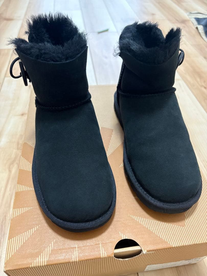UGG アグ ムートンブーツ MINI BAILEY BUTTON 22cm美品