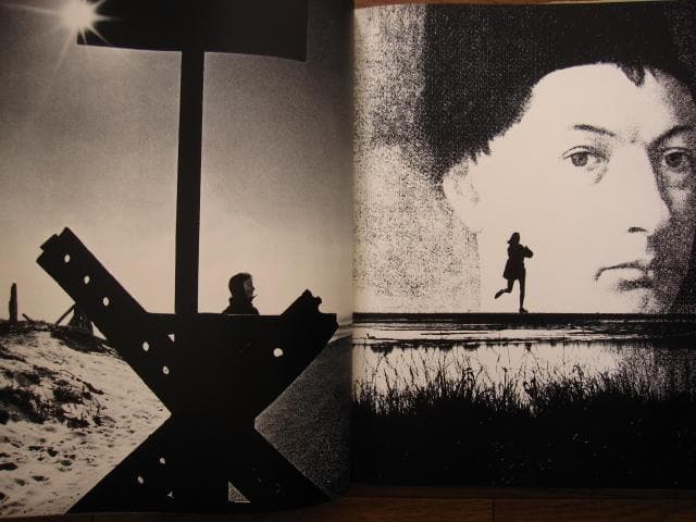 NOVEMBER GIRL　Sam Haskins　サム・ハスキンス