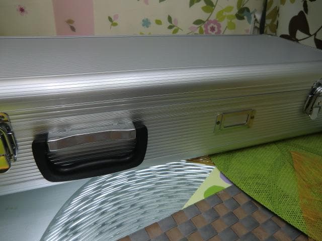 新品未使用(送料無料)13.000円　沖縄三線専用　二丁入アルミハードケース