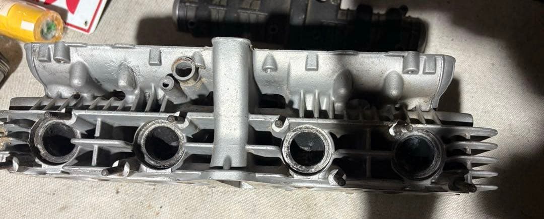 z1 シリンダーヘッド　バルブ　カムシャフト