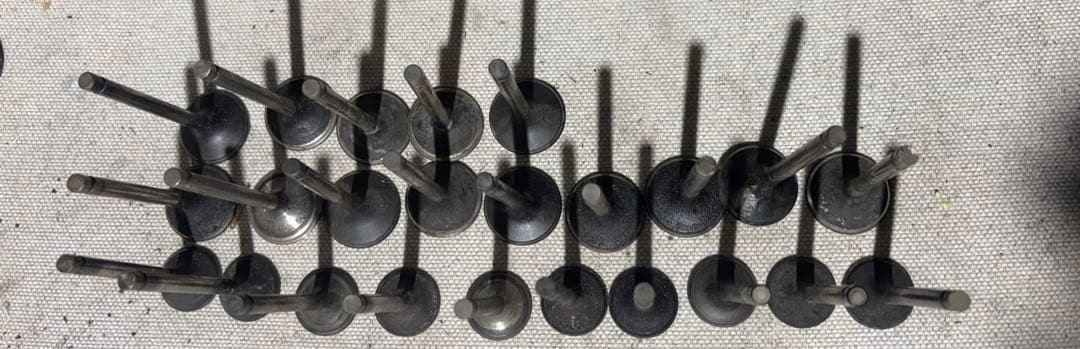 z1 シリンダーヘッド　バルブ　カムシャフト