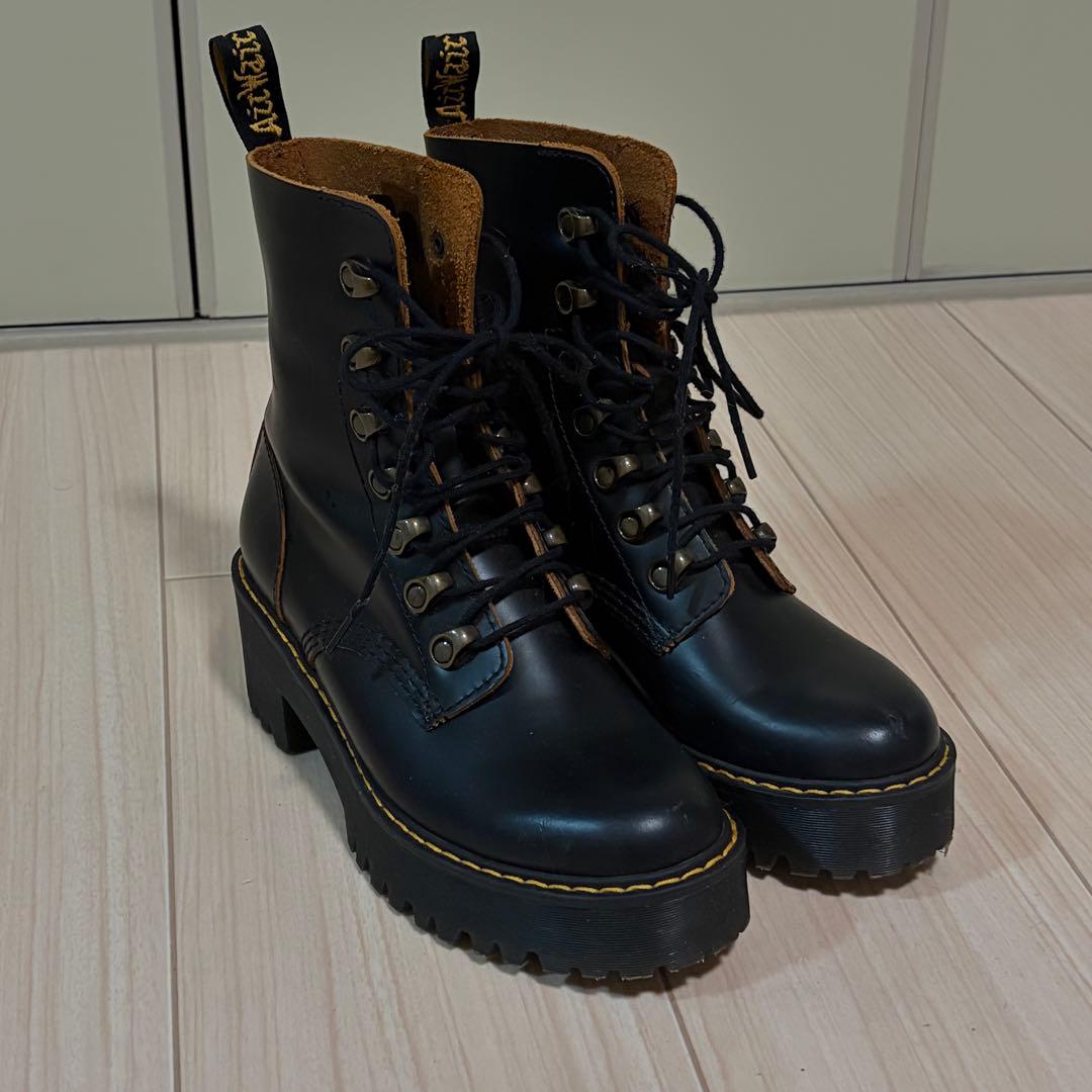 ドクターマーチン　Dr. Martens レオナ