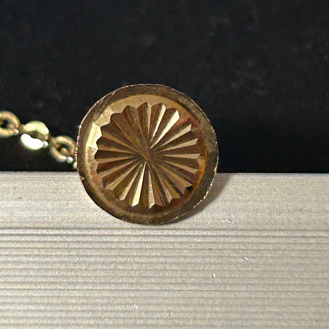 美品18金製　菊紋デザイン　ゴールド　タイタックピン・ネクタイピン・ピンバッジ
