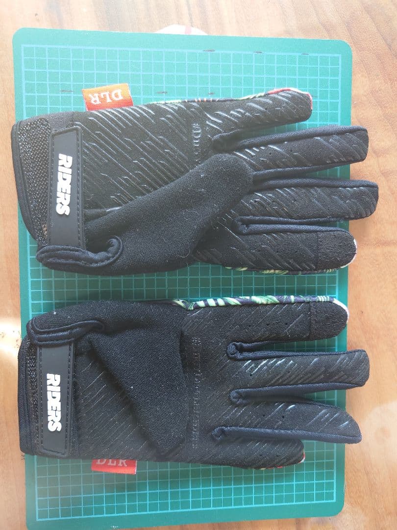 キッズ BMX TNB PLUG14　グローブ付