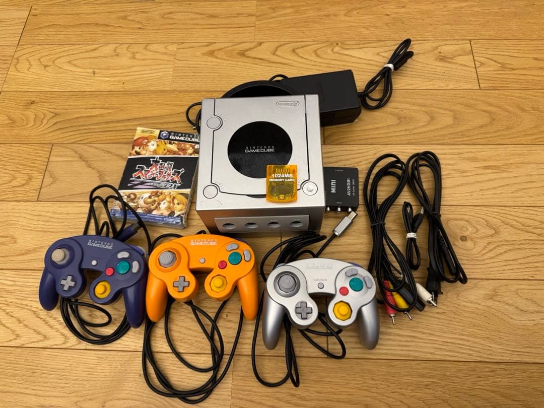 動作確認済　ゲームキューブ本体 ＆ コントローラー3個セット　メモリカード付き