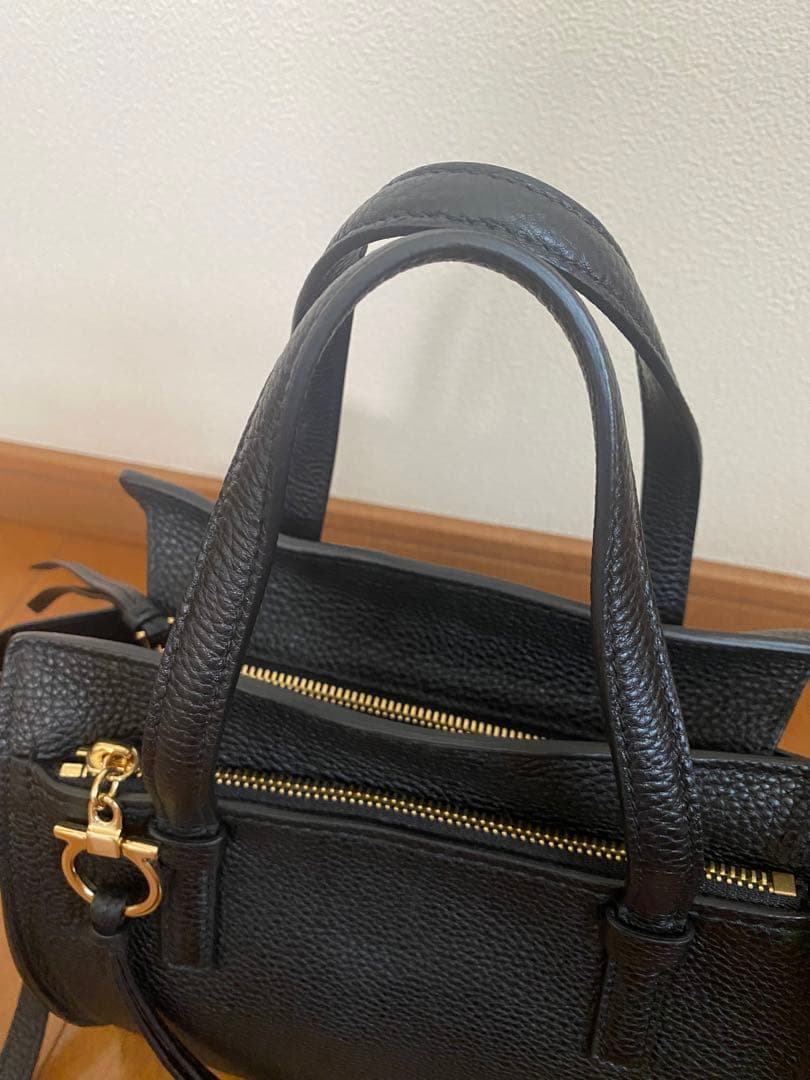 Ferragamo フェラガモ バッグ　21-F478 AMY 黒