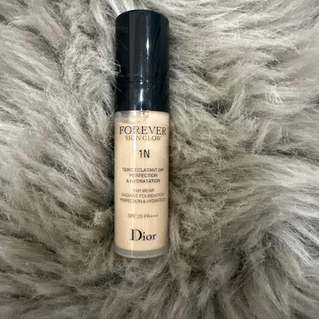 ディオールルミナイザー　限定ポーチつき