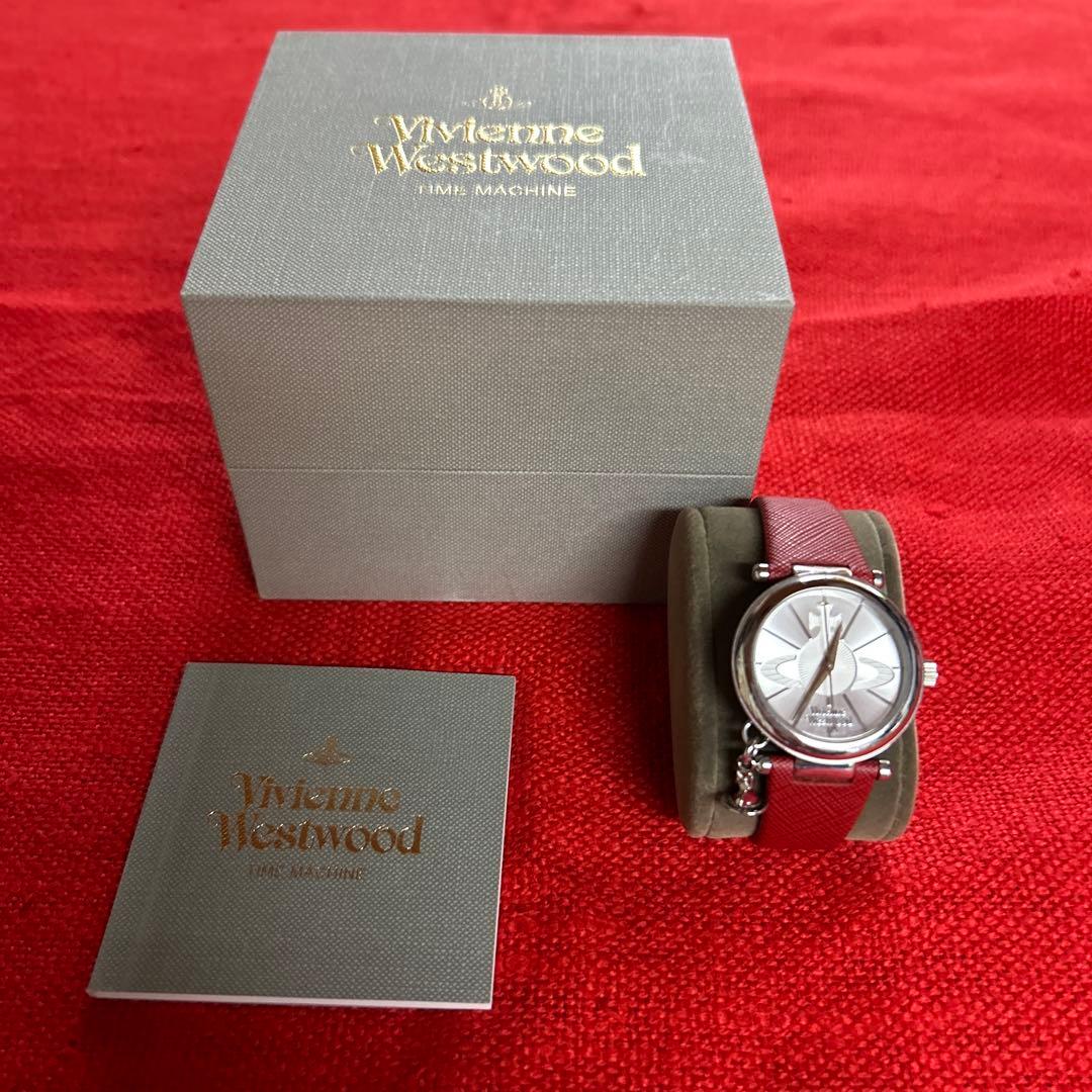 ヴィヴィアンウェストウッドの素敵な時計です。 とても美品です。