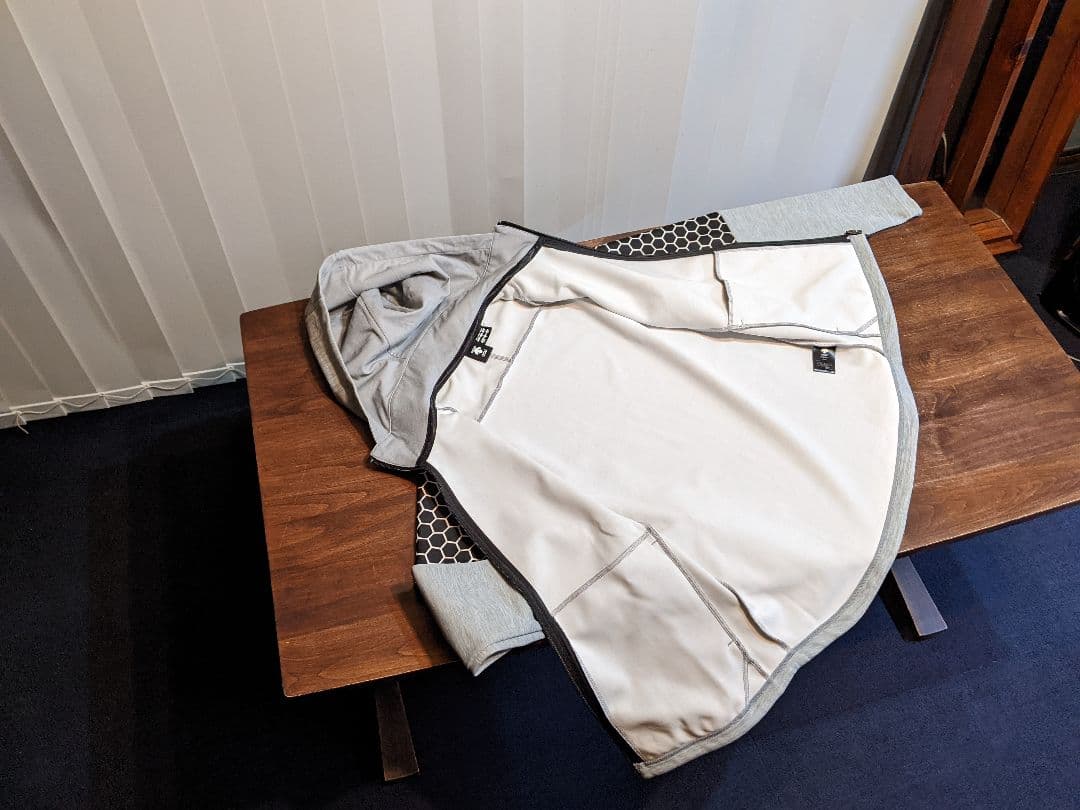 デサント　ゴルフ　ダンボール　ニット　ジャージー　ジャケット　パーカー　ウェア