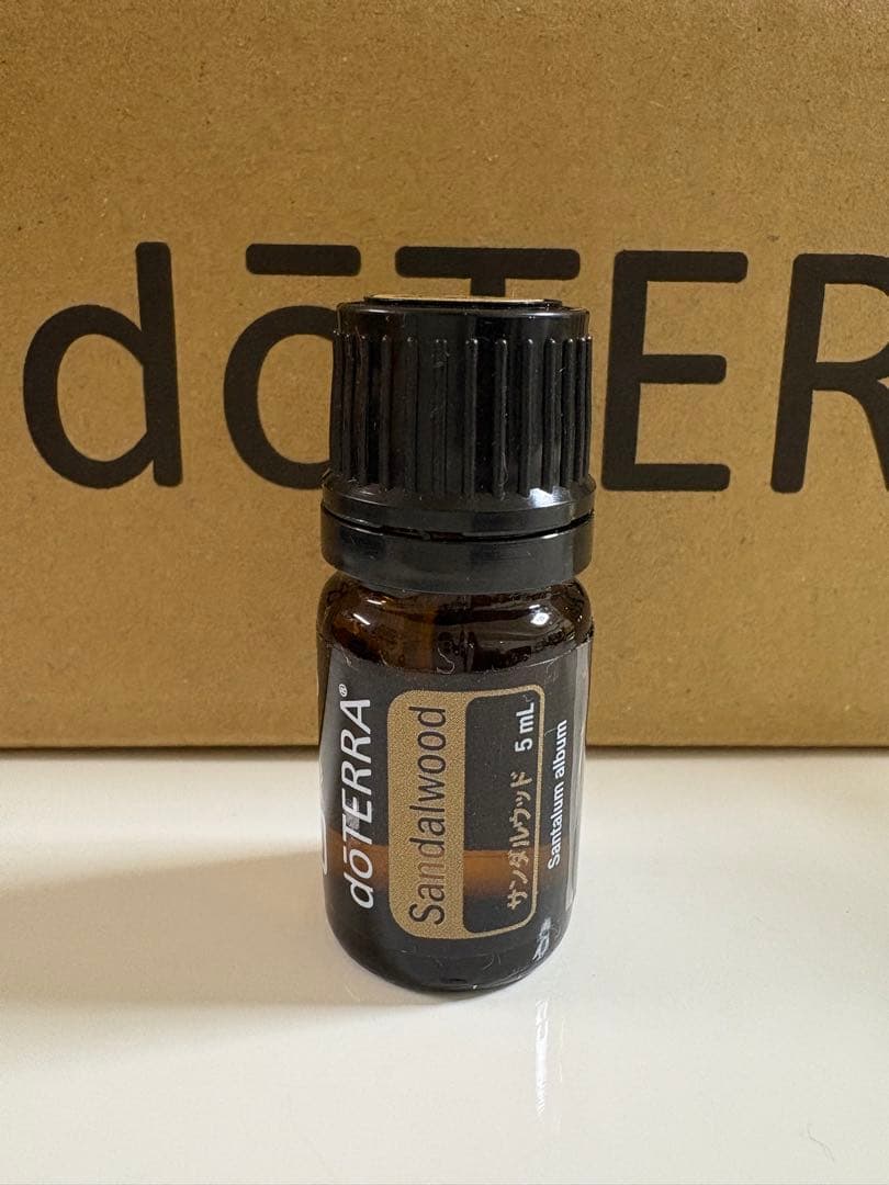 doTERRA ドテラ　サンダルウッド　5ml