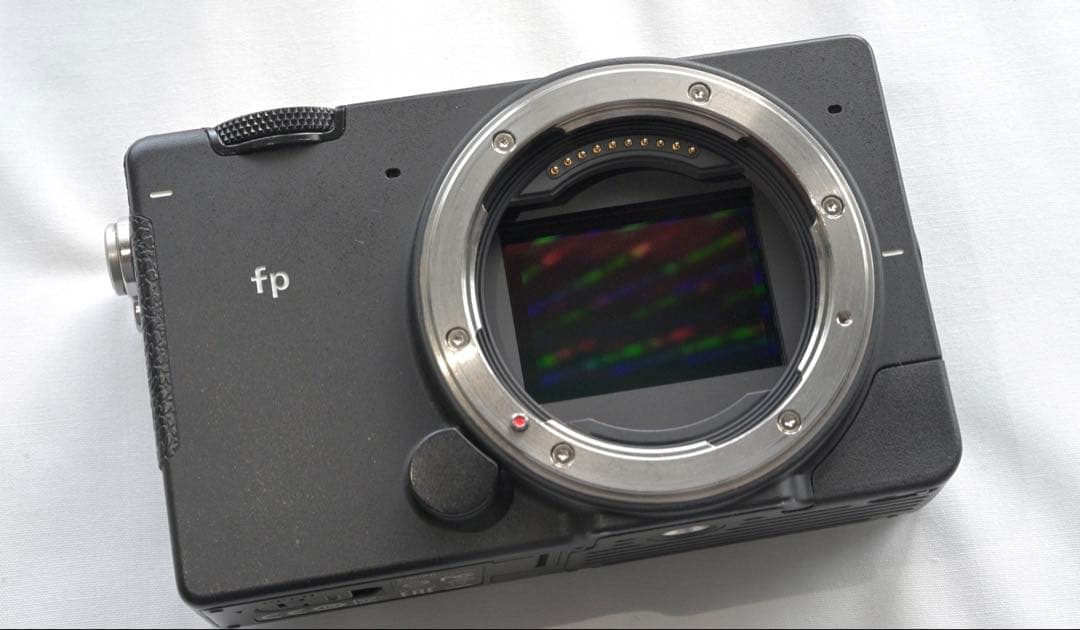 SIGMA fp ボディ＋純正バッテリー2個付き
