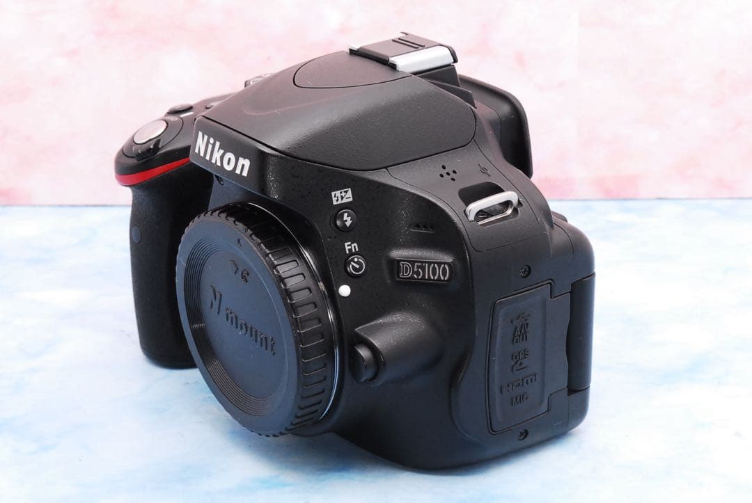 Nikon D5100★入門機★美品＆S数少★バッテリー2個★一眼レフカメラ