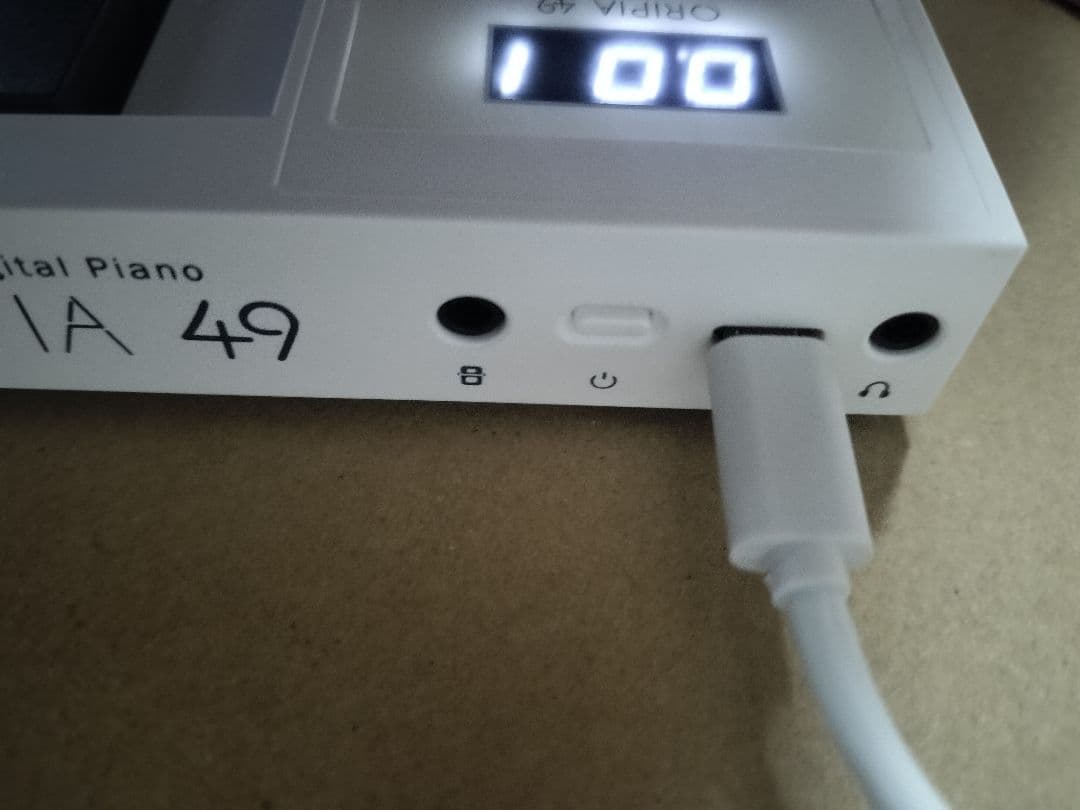 Tahorng RIPIA49 折りたたみ式電子ピアノ 未使用品　49鍵盤