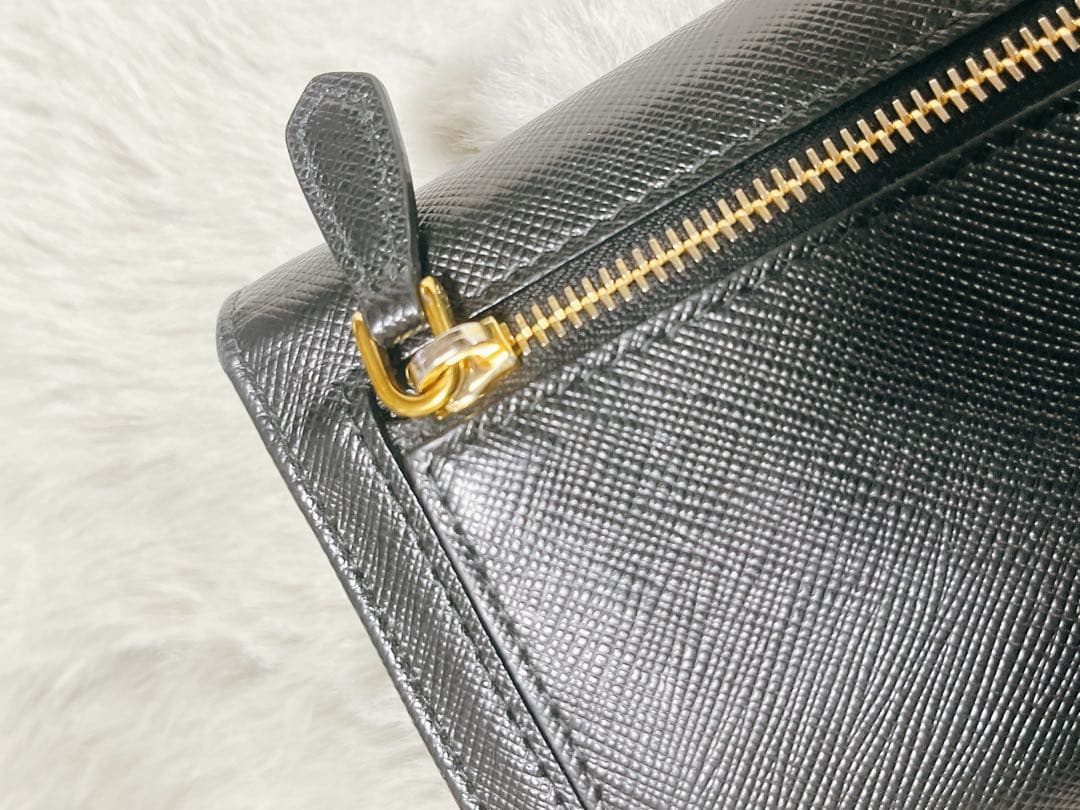 PRADA サフィアーノレザー ブラック長財布