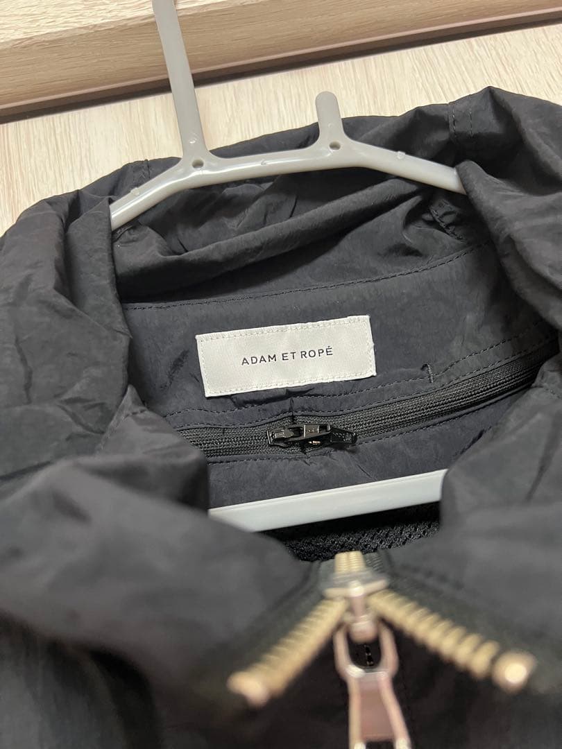 ADAM ET ROPE 完売品　【環境配慮】ライトシェルパーカー　ブラック