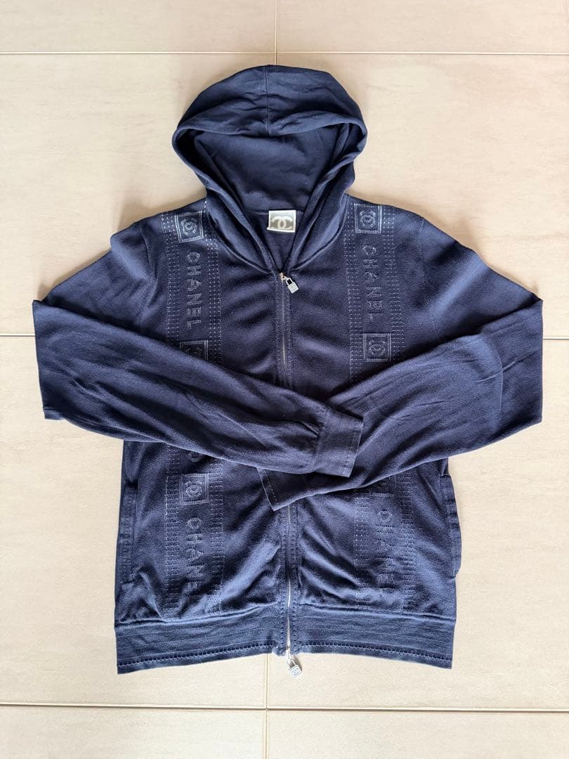 美品　CHANEL 薄手コットン素材　ネイビー フード付きパーカー
