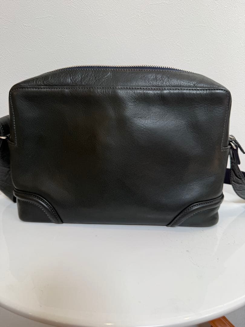 FIVE WOODSPLATEAU プラトウ レザーショルダーバッグ 39185