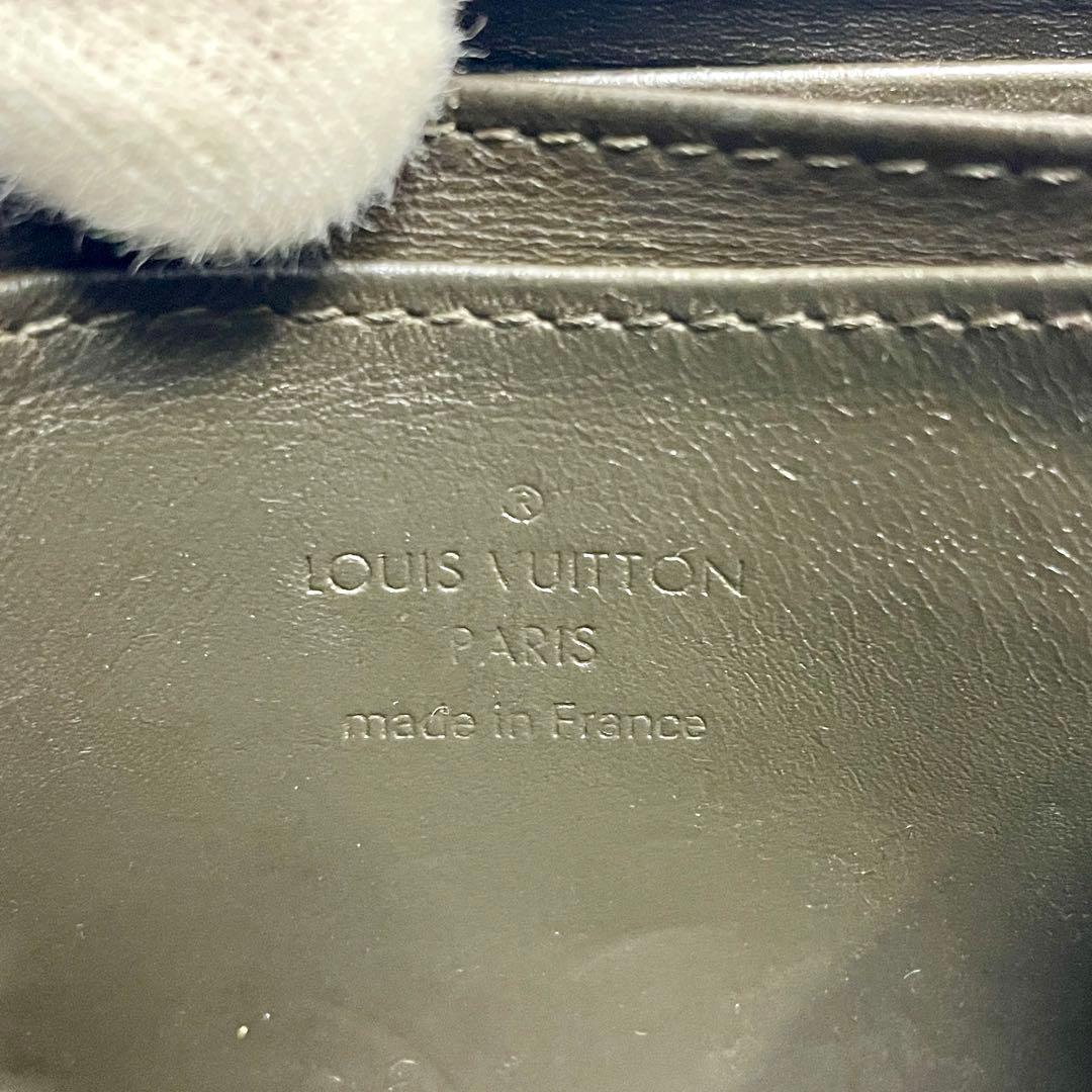 ルイヴィトン　ヴェルニ　ジッピーパース　ブラック×カーキ