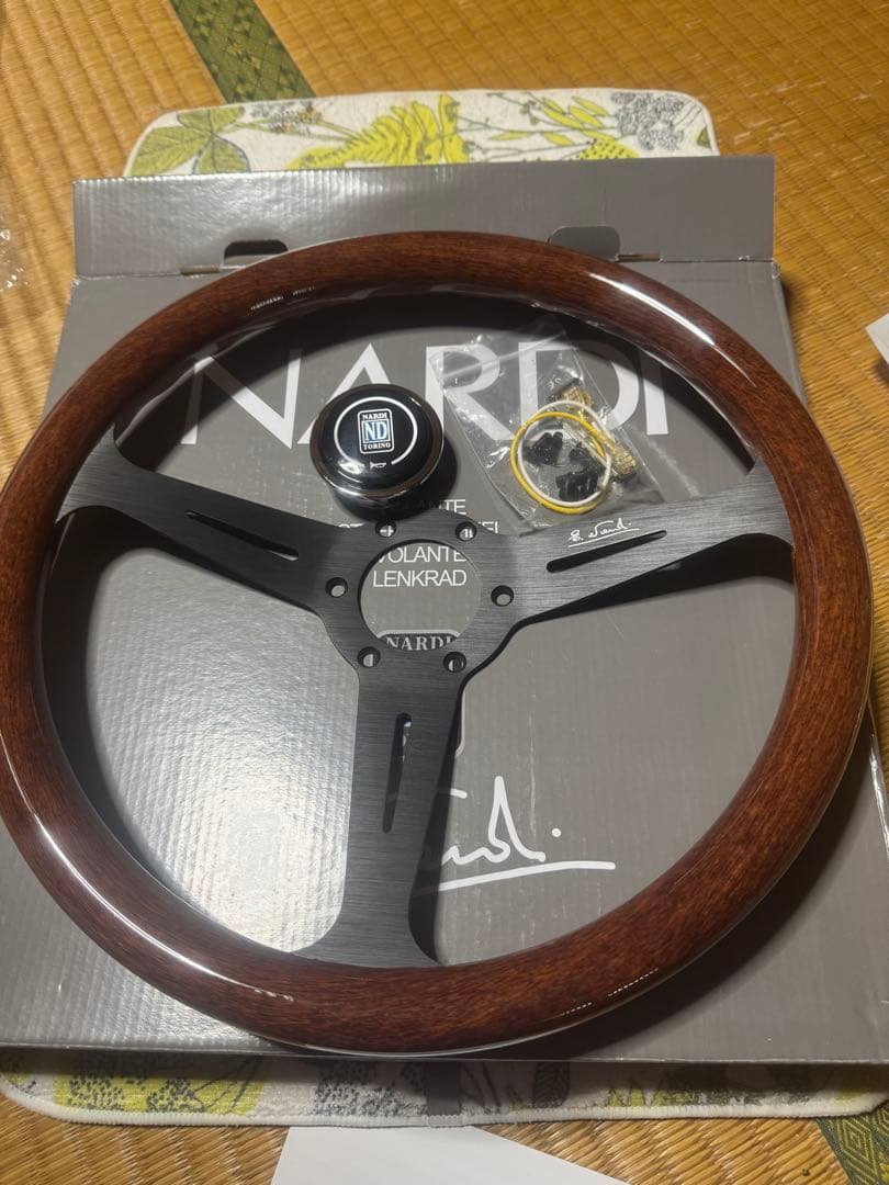 車ウッドステアリング年末超特価❣️