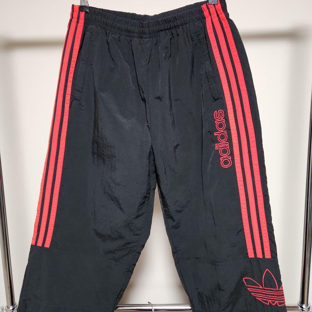 adidas　アディダス　珍しいナイロンセットアップ　キルティングライナー