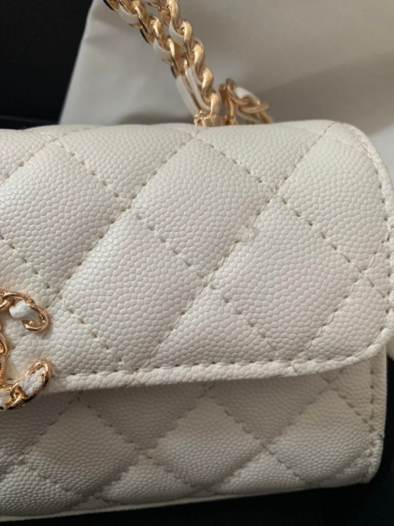 CHANEL〈シャネル〉ノベルティ　ホワイト ショルダーバッグ　ホワイトシャドー