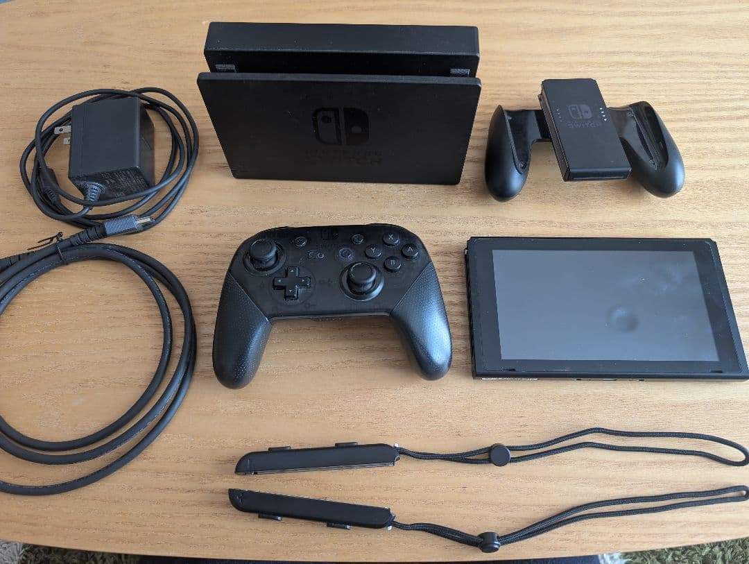 Nintendo Switch 本体＋ドック＆プロコン等(本体バッテリー交換要)