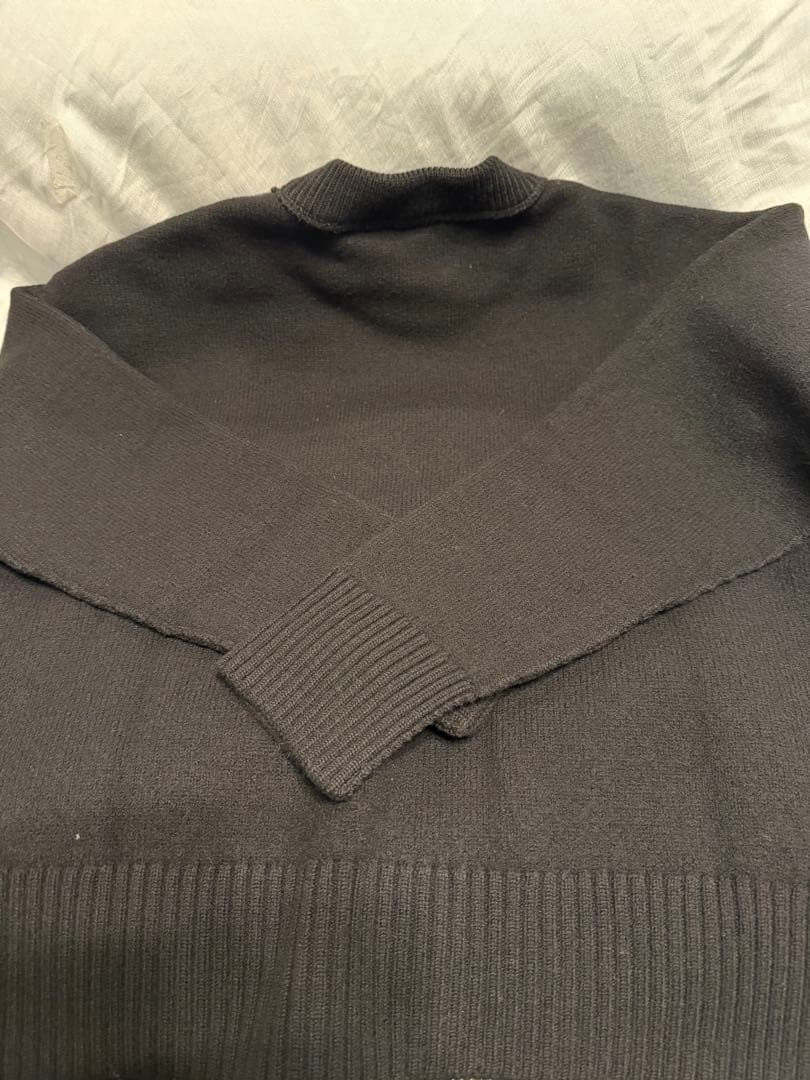 l*y様 ⭐️Ami Paris⭐️ブラック　ロゴレッド　厚手セーター　Sサイズ