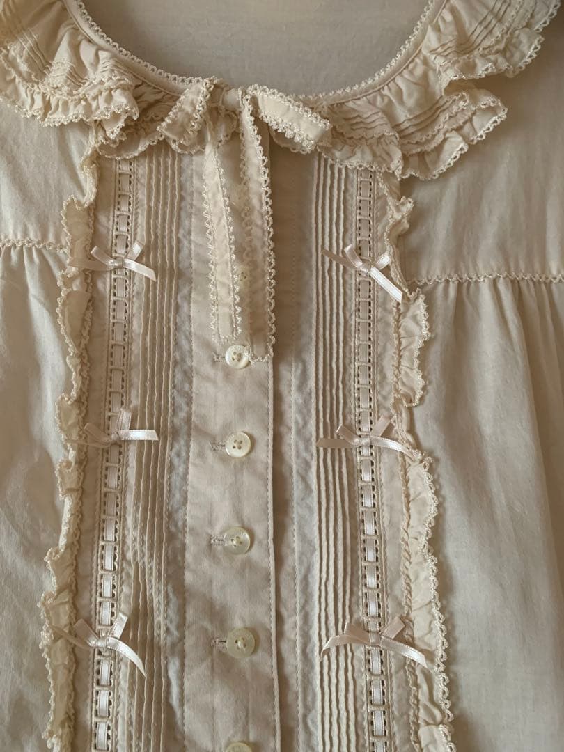 ピンクハウスの綿ローンのピコフリルとサテンリボンのついたチュニックかきなり