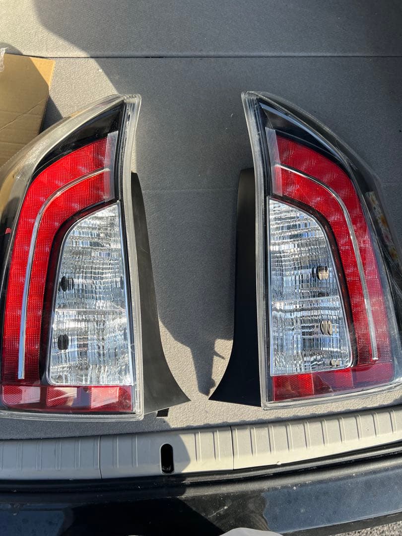 30プリウス　テールランプ　US仕様