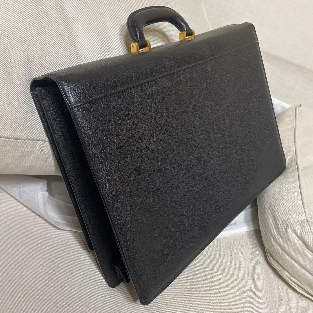 【即日発送】　サルヴァトーレ フェラガモ　ブラック レザー ブリーフケース