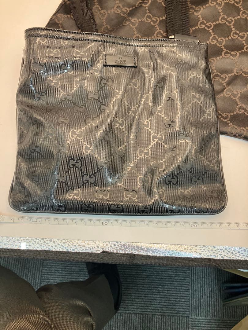 GUCCI ブラックナイロンショルダーバッグ　Y