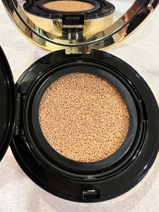 イヴ・サンローラン アンクル ド ポー ルクッションN 10