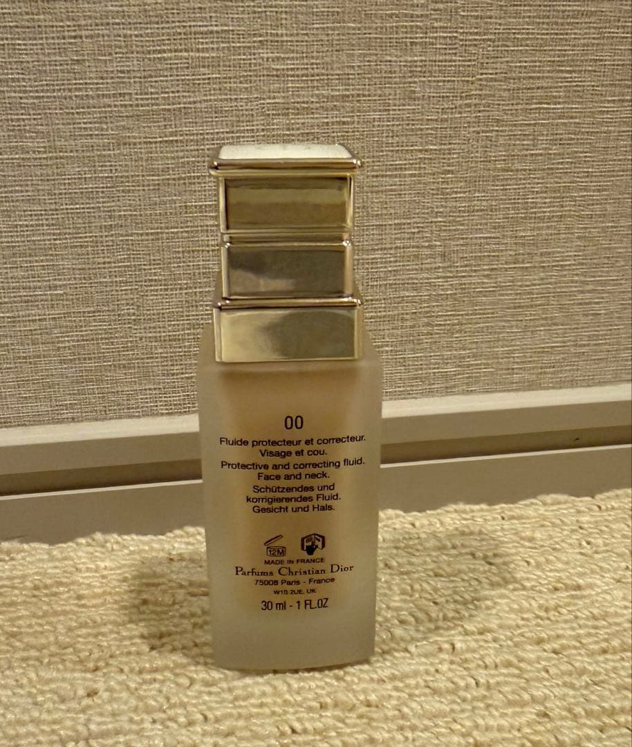 Dior プレステージ　ホワイト　ル　プロテクターUV ミネラルBB 00番