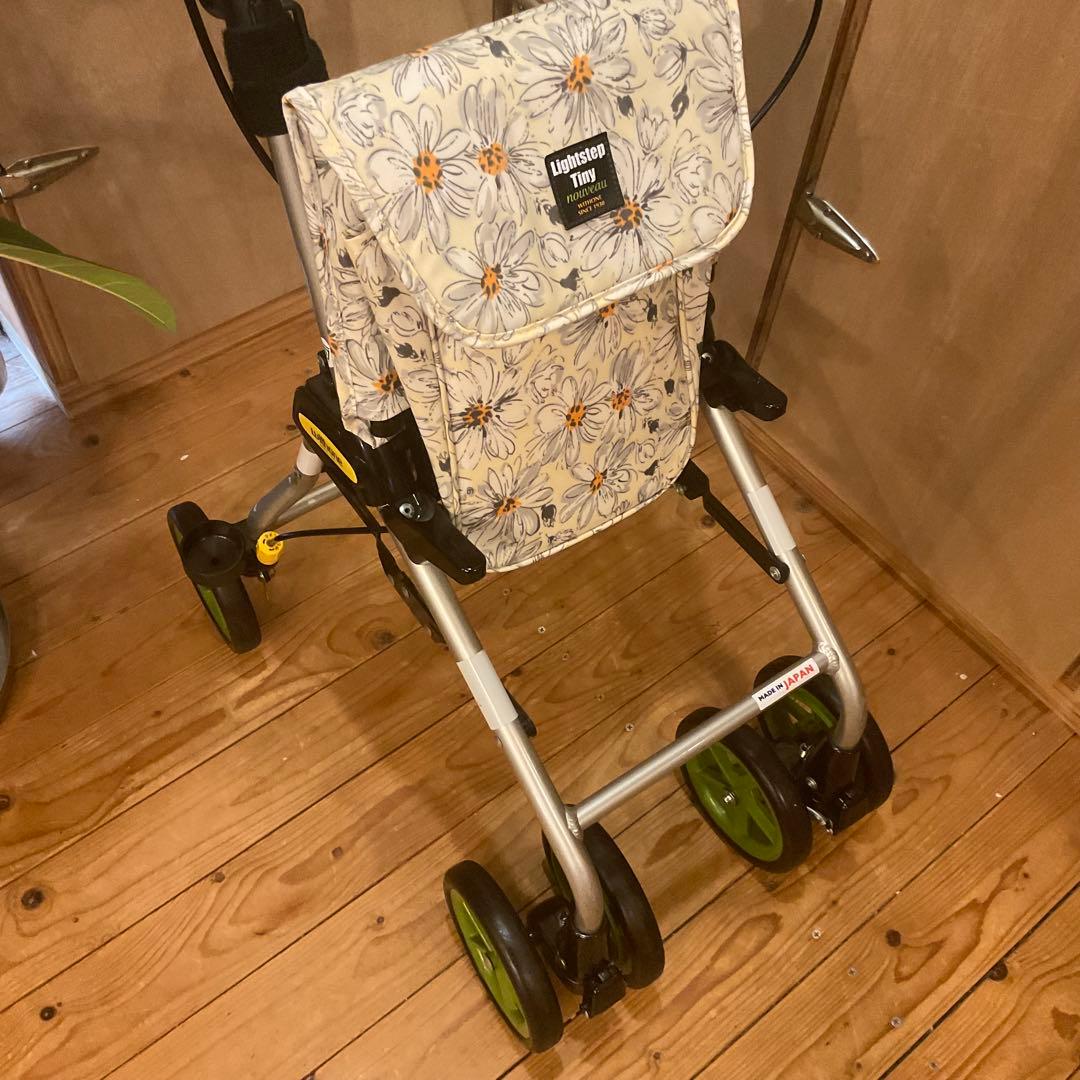 ウィズワン ライトステップ タイニーW ヌーボー シルバーカー 押し車 イス付