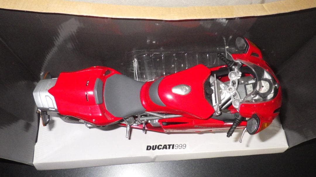 オートバイ・バイク NewRay 1/6 DUCATI 999