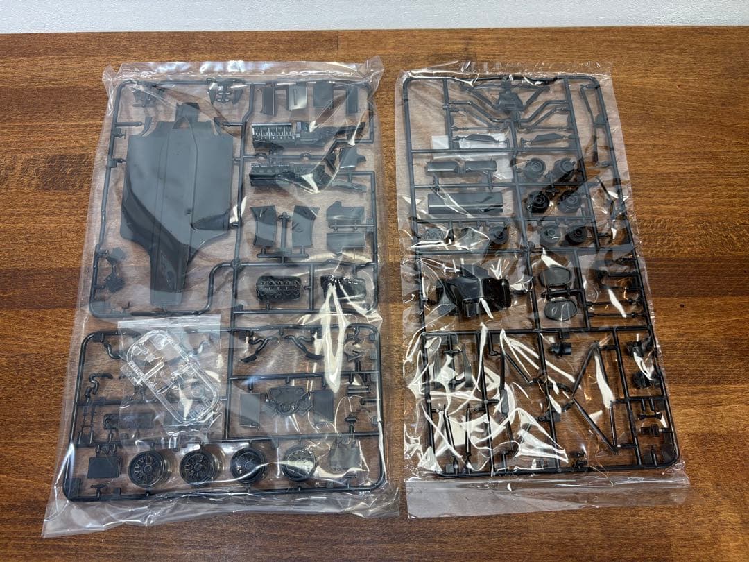 タミヤ 1/20 フェラーリ F2001 マルボロデカール、カーボンデカール付き