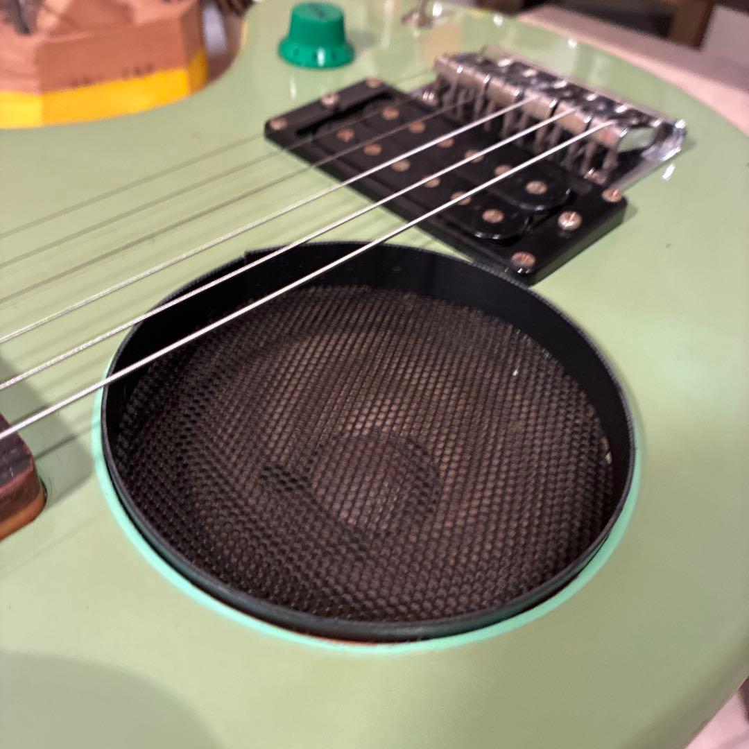 スピーカー内蔵エレキギター グリーン