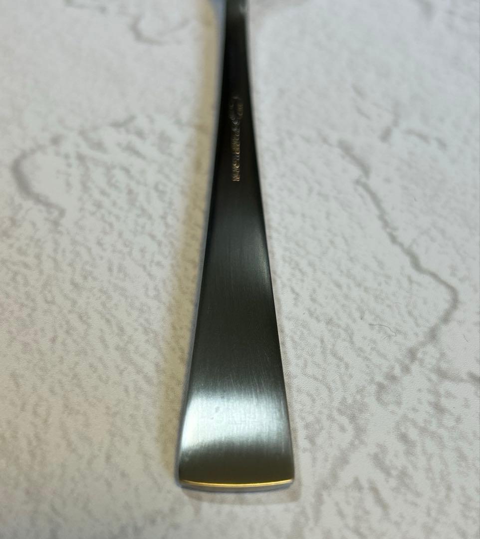 砂　【訳あり未使用】ラッキーウッド 18-12 (26本)カトラリーセット