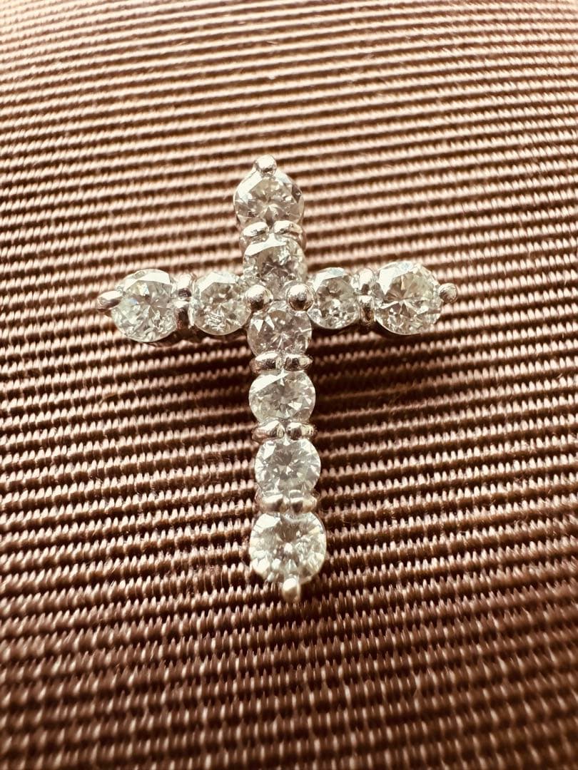 Pt900 10Pダイヤ 0.5ct クロスチャーム